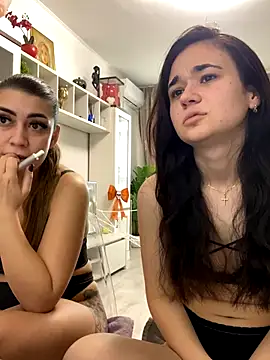 Snapshot of EveEvian chatting on October 30, 8:56 am EveEvian online show from October 30, 8:56 am