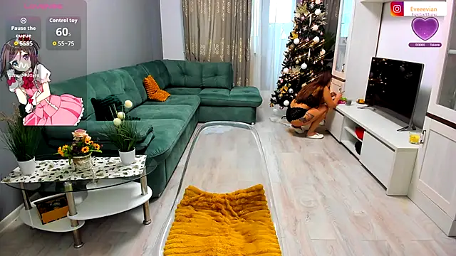 Snapshot of EveEvian chatting on December 15, 11:38 am EveEvian online show from December 15, 11:38 am