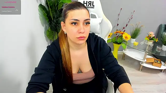 EveEvian online show from May 14, 7:11 pm