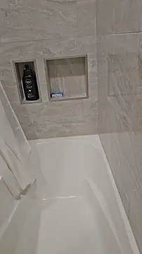 Snapshot of bigdeal698 chatting on November 20, 6:58 am bigdeal698 online show from November 20, 6:58 am