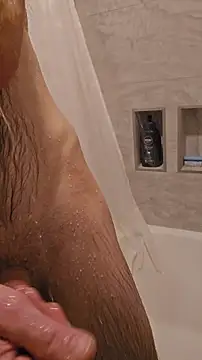 Snapshot of bigdeal698 chatting on December 4, 7:40 am bigdeal698 online show from December 4, 7:40 am