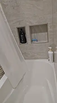 Snapshot of bigdeal698 chatting on December 5, 6:01 am bigdeal698 online show from December 5, 6:01 am