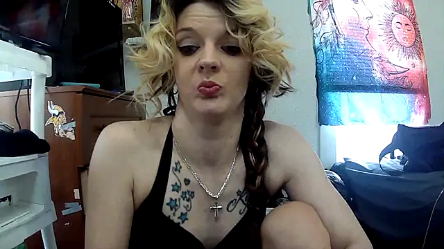 dangereyez0010 online show from March 30, 10:00 pm