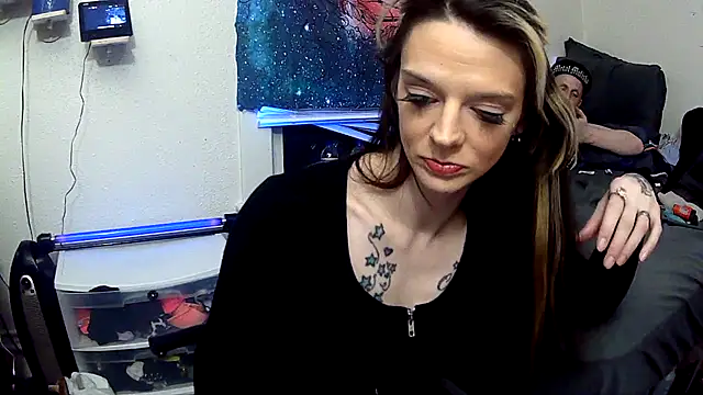 Snapshot of dangereyez0010 chatting on March 4, 8:44 am dangereyez0010 online show from March 4, 8:44 am