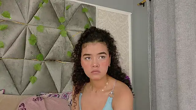 Snapshot of Angela_lovee chatting on February 24, 11:54 am Angela lovee online show from February 24, 11:54 am