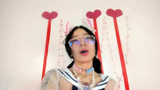 Cloe Leee online show from February 27, 4:46 am