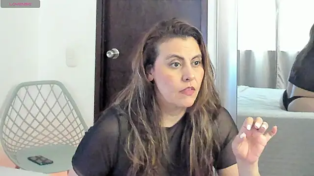 Snapshot of V_monse chatting on June 4, 9:08 pm V monse online show from June 4, 9:08 pm