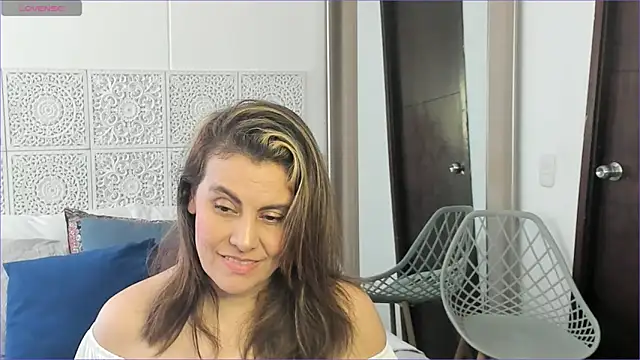 V monse online show from February 15, 7:06 pm