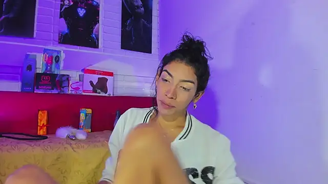 Alahia Rodriguez online show from March 19, 12:34 pm