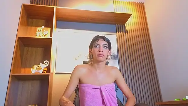 Alahia Rodriguez online show from May 1, 3:39 pm