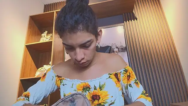 Alahia Rodriguez online show from March 12, 1:48 pm