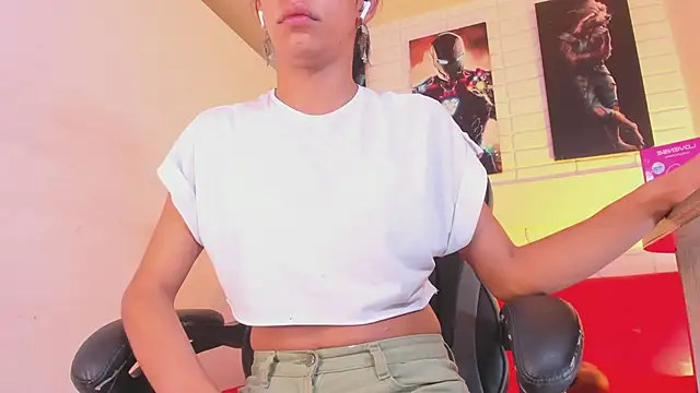 Alahia Rodriguez online show from November 11, 12:33 pm