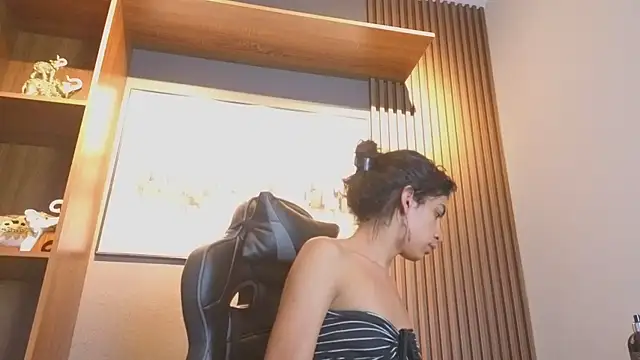 Alahia Rodriguez online show from April 27, 8:07 pm