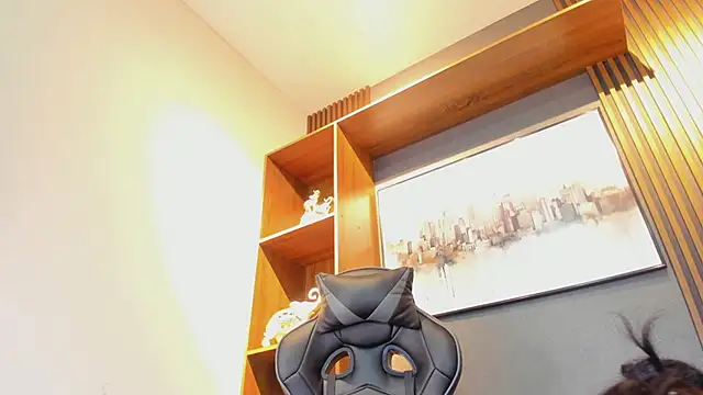 Alahia Rodriguez online show from February 6, 7:21 pm