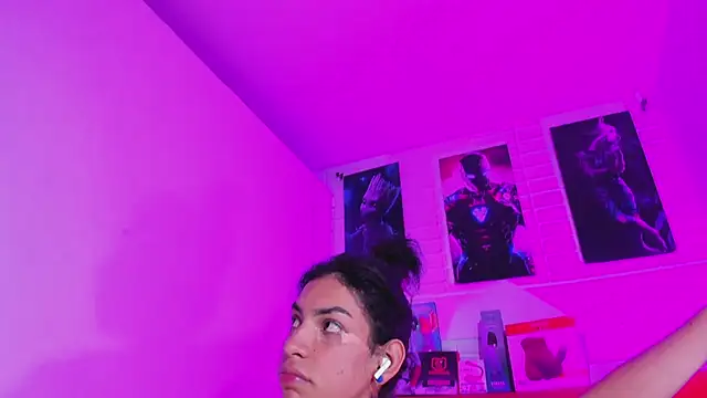 Alahia Rodriguez online show from March 20, 12:43 pm
