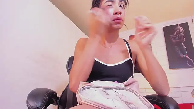 Alahia Rodriguez online show from November 15, 2:54 pm