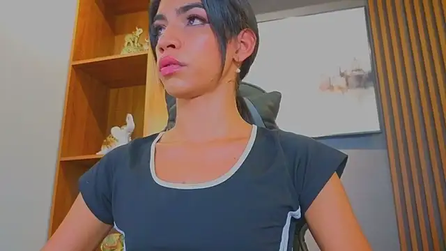 Snapshot of Alahia_Rodriguez chatting on July 17, 7:00 pm Alahia Rodriguez online show from July 17, 7:00 pm