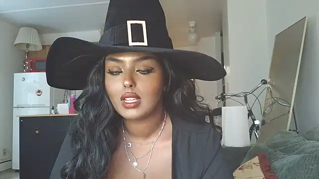 Snapshot of SiminFox chatting on October 31, 7:43 pm SiminFox online show from October 31, 7:43 pm