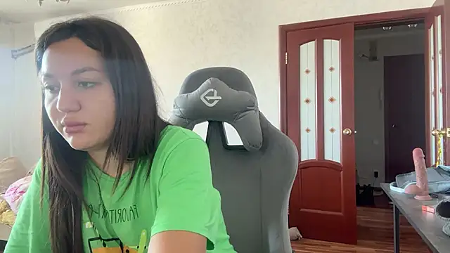 Nelly Fischer online show from February 18, 7:21 am