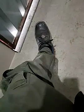 Snapshot of samlord261 chatting on December 28, 9:42 am samlord261 online show from December 28, 9:42 am