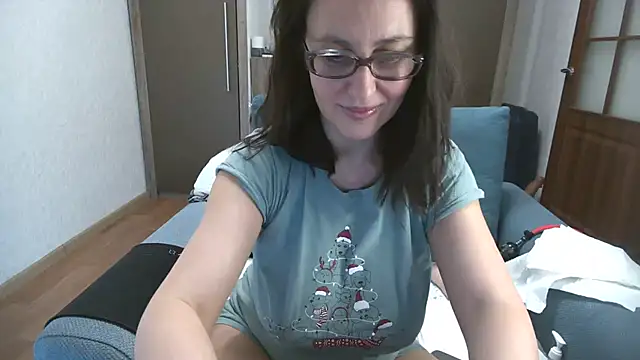 Ulyana72882 online show from February 9, 4:40 pm