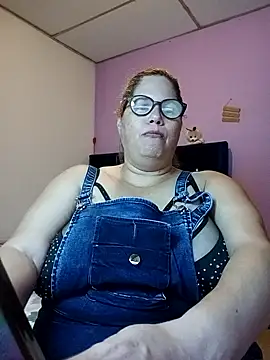 EllisW8 online show from January 11, 11:44 pm