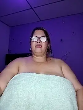 EllisW8 online show from December 2, 12:22 am