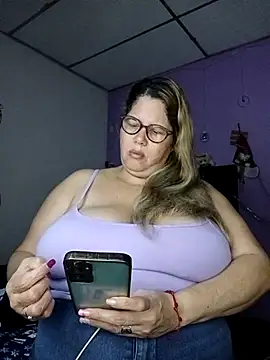 EllisW8 online show from December 4, 12:15 pm