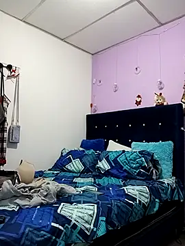 EllisW8 online show from November 17, 12:25 am