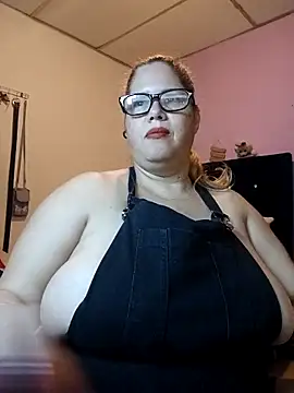 EllisW8 online show from April 19, 2:18 pm