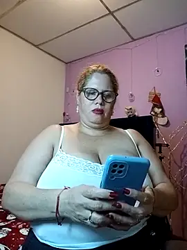 EllisW8 online show from December 17, 10:26 pm