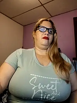 EllisW8 online show from April 26, 11:07 am