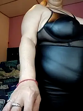 EllisW8 online show from April 13, 11:25 am