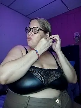 EllisW8 online show from September 17, 11:29 pm