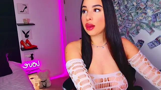 Snapshot of MissAmeliaa chatting on May 22, 12:03 pm MissAmeliaa online show from May 22, 12:03 pm