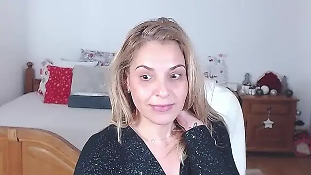 evamaria2024 online show from December 16, 2:16 pm