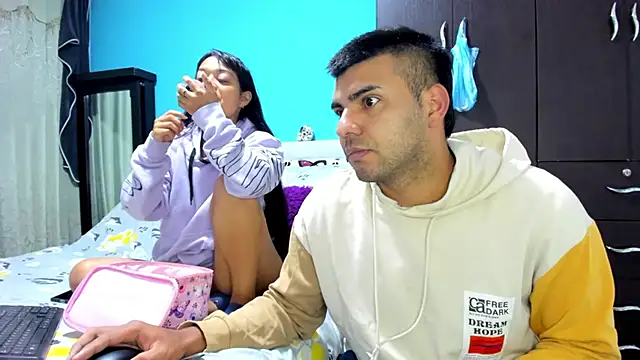 2ScarletandRyan8 online show from November 3, 9:57 am