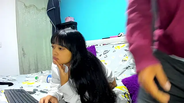 2ScarletandRyan8 online show from November 13, 9:57 am