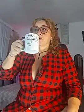 Snapshot of evelin_hott chatting on March 9, 10:41 pm evelin hott online show from March 9, 10:41 pm