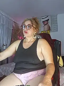 Snapshot of evelin_hott chatting on February 26, 6:51 am evelin hott online show from February 26, 6:51 am