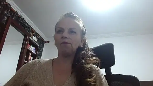 asleycavta online show from February 10, 9:03 pm