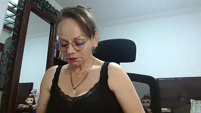 asleycavta online show from February 11, 7:25 pm