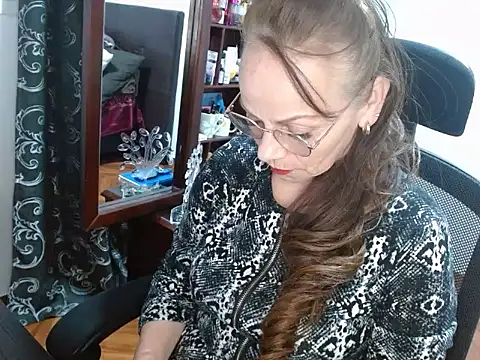 asleycavta online show from November 11, 1:00 am