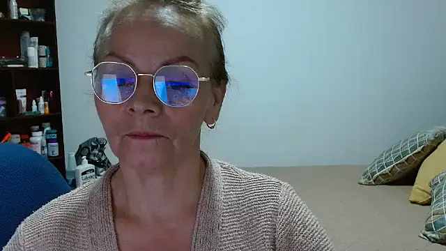 Snapshot of asleycavta chatting on March 3, 12:34 am asleycavta online show from March 3, 12:34 am