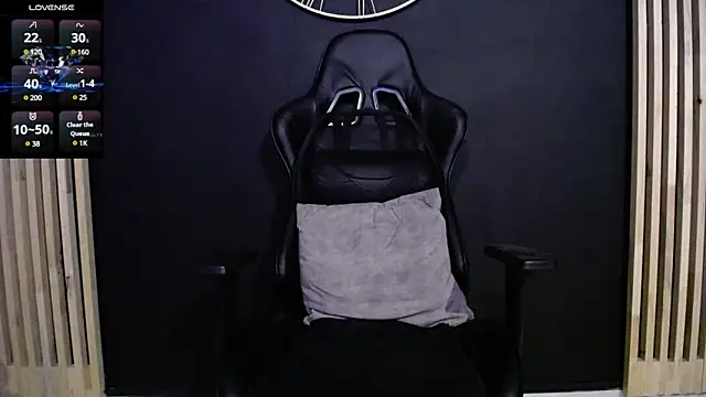 Snapshot of Maxxxpowerful chatting on February 19, 2:23 am Maxxxpowerful online show from February 19, 2:23 am