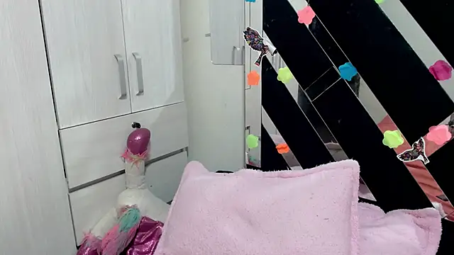 katery wok11 online show from December 2, 7:04 pm