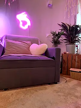 Snapshot of Mia_Railey chatting on September 8, 4:28 pm Mia Railey online show from September 8, 4:28 pm