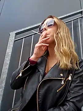 Snapshot of Mia_Railey chatting on March 13, 1:07 pm Mia Railey online show from March 13, 1:07 pm