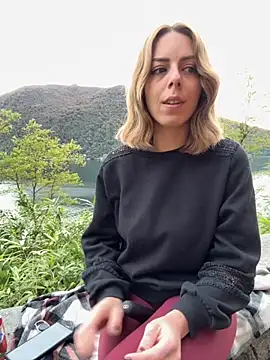 Snapshot of Mia_Railey chatting on October 27, 2:29 pm Mia Railey online show from October 27, 2:29 pm