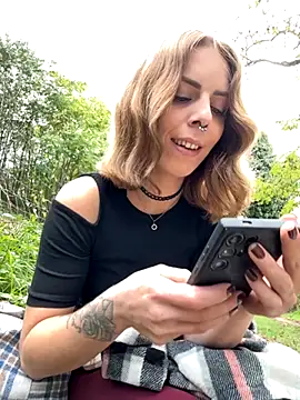 Snapshot of Mia_Railey chatting on October 22, 2:05 pm Mia Railey online show from October 22, 2:05 pm